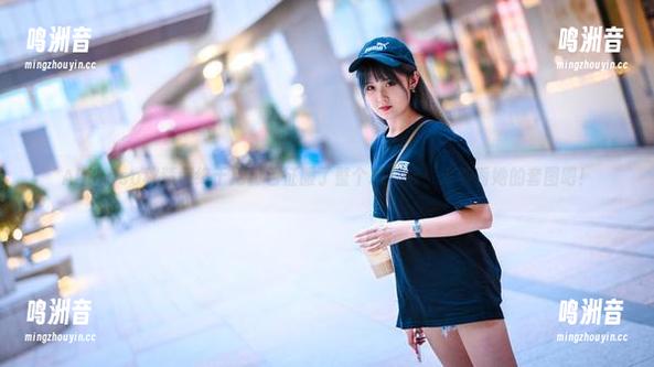 Akisoso秋楚楚终于用粉色征服了整个摄影棚，来看看她的套图吧！