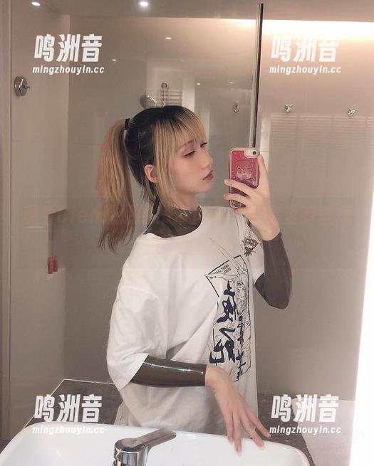 观看Cien恩恩的吊带风采，合集里有些意想不到的噢