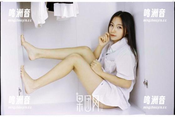 GIRLT果团网 - Miss琪泳池嬉戏——这种水我也喝不下了，作品集分享中！