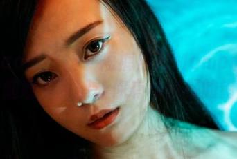 MiiTao蜜桃社 – 短裤默默Momo私拍图集，随意的时刻让你有种窥探的错觉。