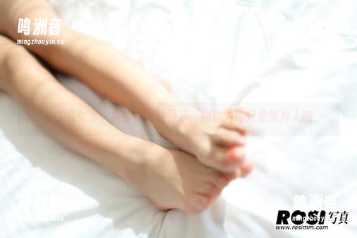 ROSI女友：免费原图送到家，别以为她只是纸片人哦