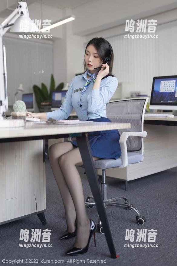 Xiuren秀人网 - 裸足的MOON嘉依高清图集，每一张似乎都在打探我的内心…
