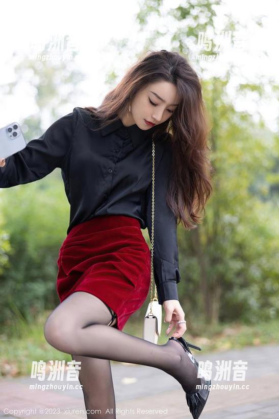Xiuren秀人网 - UU阿文又来了，最新图册《修女》，为什么觉得有点不太一样呢？