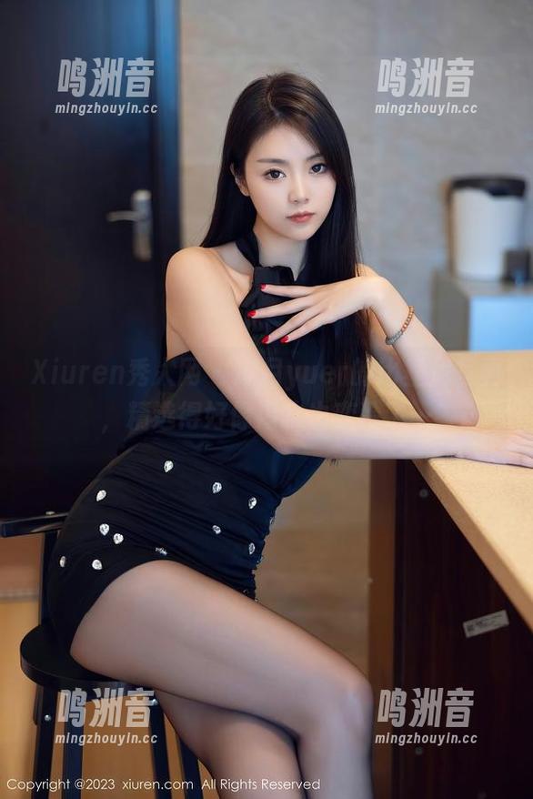 Xiuren秀人网 - 冷月yuer的比基尼写真，精选得好像海水也变冷了…