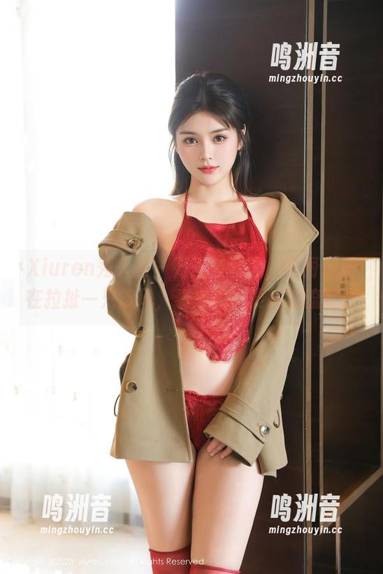 Xiuren秀人网 - 万圣节套图，李丽莎正在拉扯一只披风，看来鬼也要拼潮流呀！