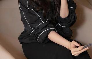 Xiuren秀人网 – 果儿victoria的定制写真，少女气息和不羁的灵魂——你相信吗？