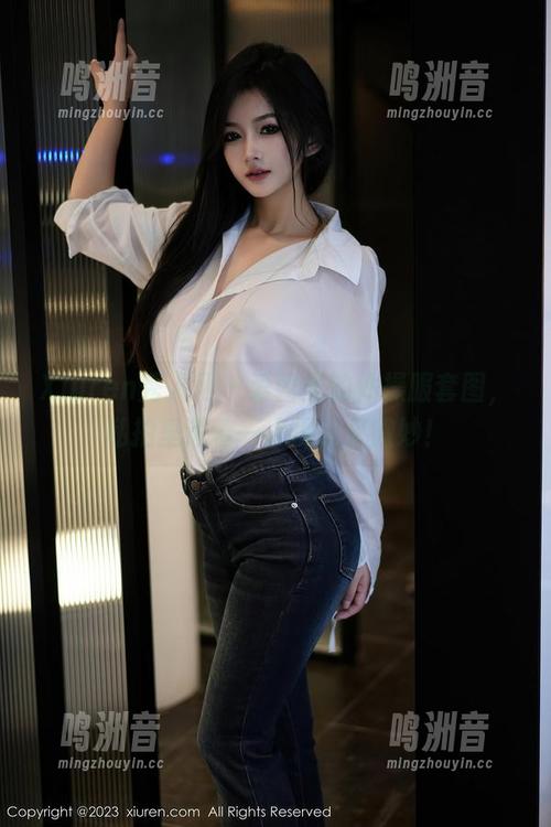 Xiuren秀人网 - 爱酱里的体操服套图，私拍里透着一点俏皮又微妙！