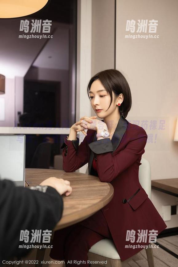 Xiuren秀人网 - 免费尝鲜：萌汉药裸足写真，亲爱的，这可是你的第一步哦！