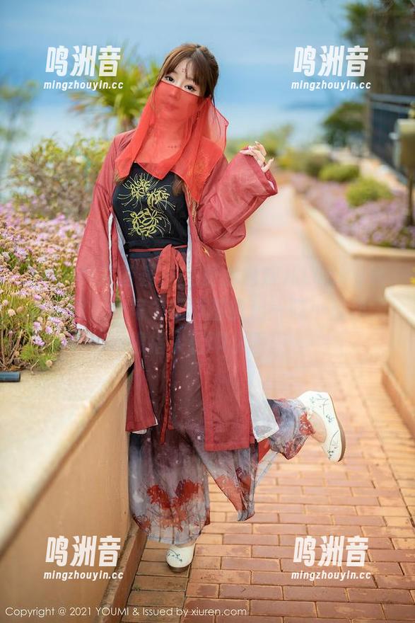 YouMi尤蜜荟 - 免费的唐婉儿Lucky泳装美图，让每个细节都掀起一阵小波动，像指尖轻叩水面。