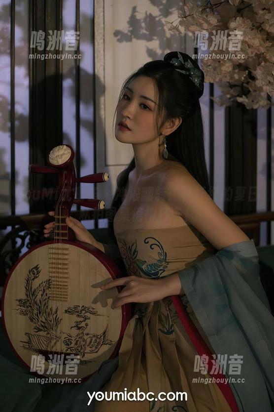 YouMi尤蜜荟-李纤纤 YouMi尤蜜荟 - 冲浪翻转:李纤纤的夏日私拍图集值得打卡!