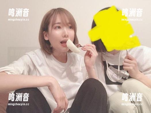 看到图册，けん研和大海碰撞，一时间恍若置身于梦中。
