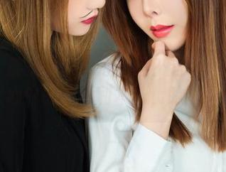 丽柜 – 胖兔子与心心互动？这图片入驻你心中的“福利本”，哈哈！