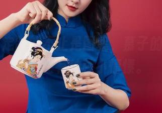 丽柜 – 定制的不止是图案，慕子的豹纹写真里还有种种小情愫。