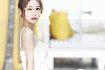 嗲囡囡 – 吊带设计？沐娜娜的无圣光美图简直是节日狂欢