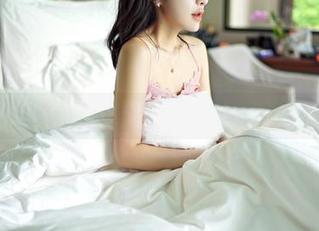 嗲囡囡 – 这组全套女仆照是顾欣怡吗？我的视线都停不下来了