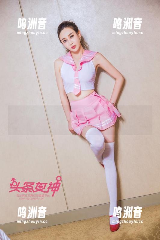 头条女神 - 从余心曼的纯白系列里我学到了啥？反正这些图片没让我掉色！