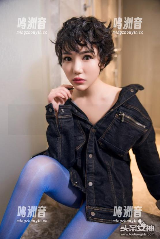 头条女神 - 果儿Victoria教你如何穿裤里丝，网盘里全是铅读等着你