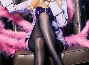 头条女神 – 短裙是不够的，温心怡想让你脑海里全是这一套图！
