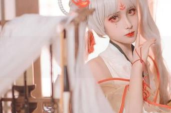 不用光线修饰，奶狮不咬人这位美图女神的真实美就藏在无圣光里。