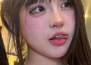 微密圈 – 小u优优子在红色内衣里，让我停不下来的图包，估计又要多看几遍了吧。