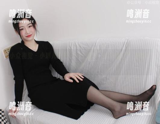 小众视觉 - 小琳儿更新了天使套图，大家来了，先默认高冷吧。