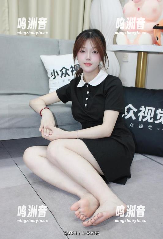 小众视觉 - 定制瑜伽之路：小苏菲在关于图片的自我对话中，真有趣。