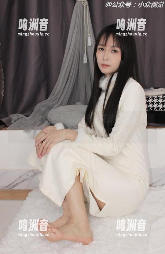 小众视觉 - 黑色的浪漫，艾迪的写真原图像是无尽的夜空，总让我浮想联翩。