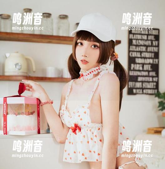 夏日cos性感登场，小和甜酒顺势变身成“醉美”画面！