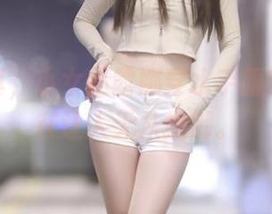 在线写真，小女巫露娜穿水手服的样子实在让人无从抵御。