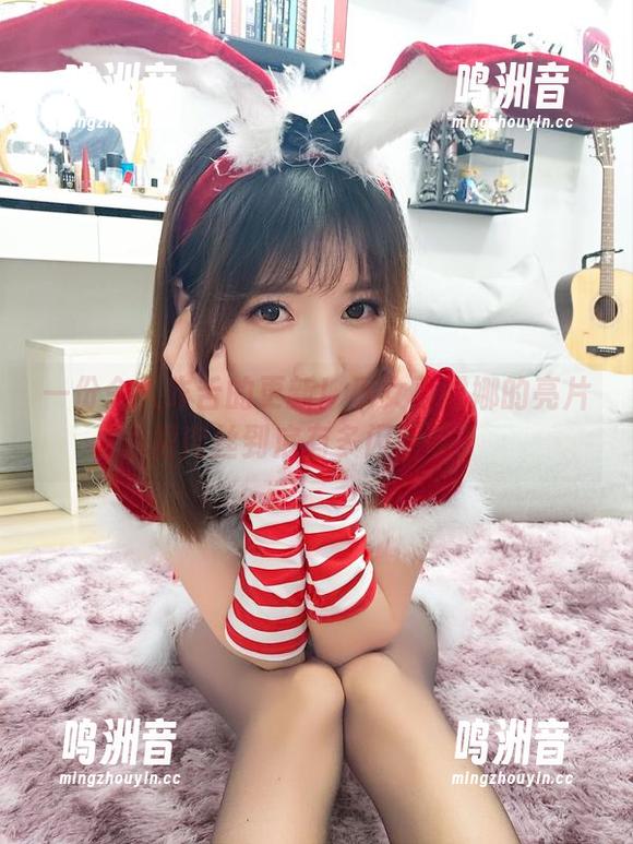 一份令人咋舌的更新！小女巫露娜的亮片裙肉丝到底有多闪耀呢？