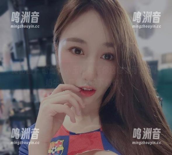 微密圈 - 哈哈，小玉吃果冻你这也太可爱了！奶牛写真集火热下载中！