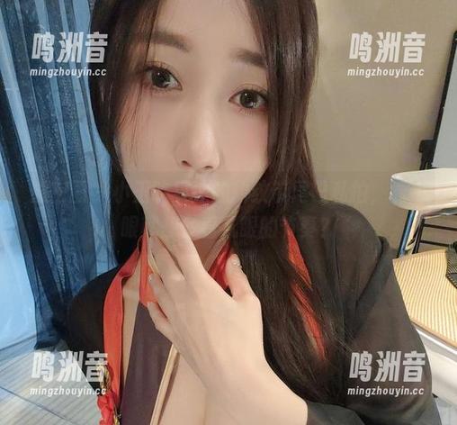 微密圈 - 小玉吃果冻的豹纹带尾巴私拍，看一眼就想多看几眼的节奏？