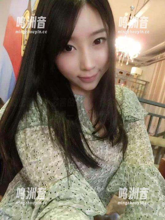 微密圈 - 小芯酱的美图，你会下载吗？反正我一见就想要！