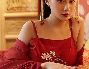 尤蜜荟 – 图包里的毛衣，H杯陈若初在玩什么花样？一股迷雾缭绕的气息。