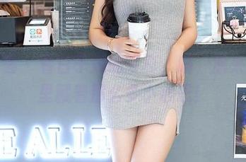 尤蜜荟 – 看白子嫣的写真，哦，原来裤子里藏着那么多小心思！