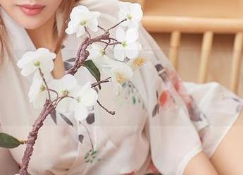 尤蜜荟 – 高清也是情谊，菲儿的网袜写真，轻盈又带点挑逗。