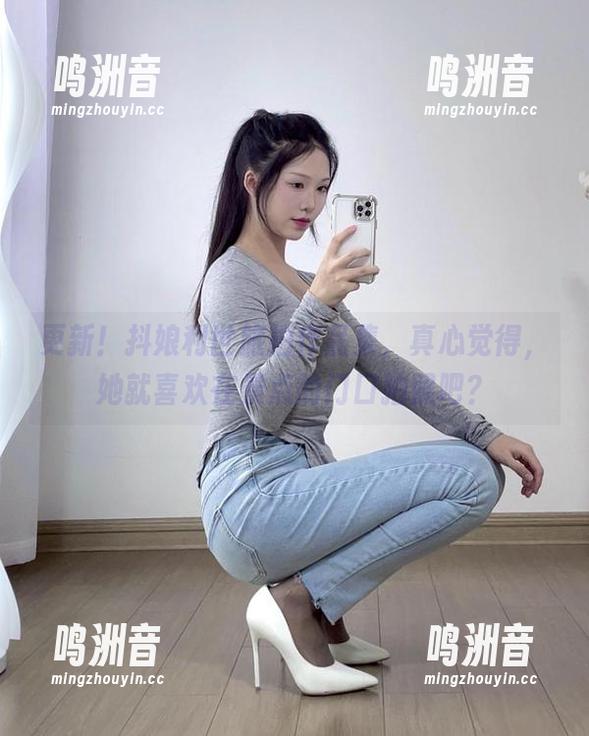 更新！抖娘利世旅拍作品集，真心觉得，她就喜欢在景点的门口拍照吧？