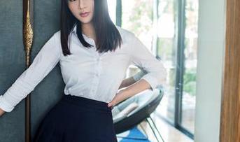 推女郎 – 黄可的泳装写真，不能太认真，随便一点就很美……精选好的