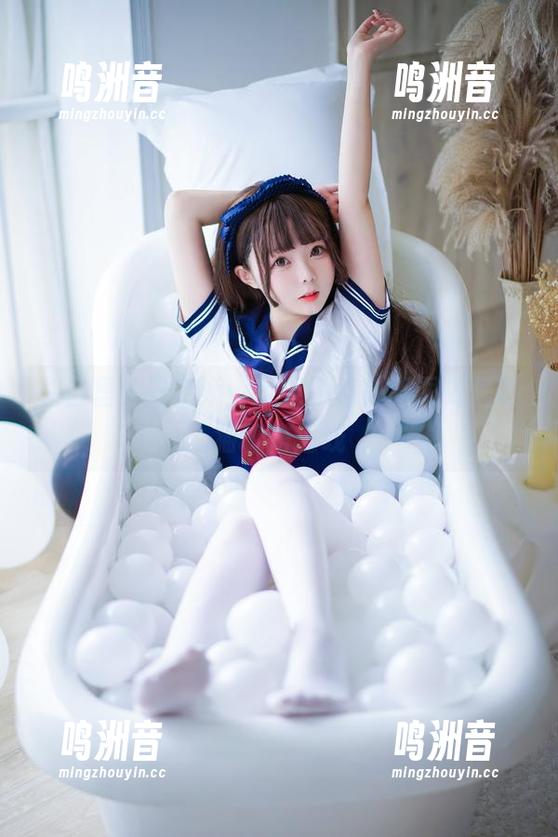 栏目里的日奈娇，水手服意外跟图库里的猫咪搭上线