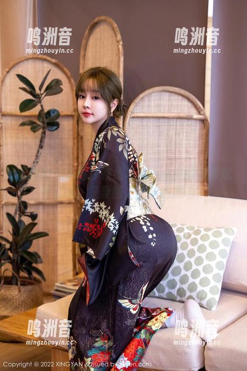 星颜社 - 李丽莎在线写真——当睡衣被赋予灵魂，是要搬上天的意思吗？