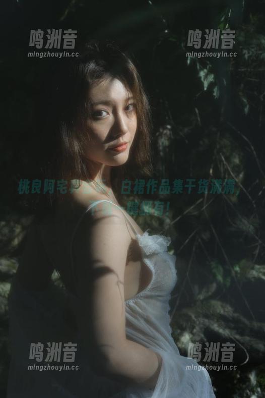 桃良阿宅真会玩，白裙作品集干货满满，下载一键拥有！