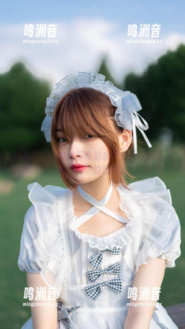 听说梨瑾瑾的美脚私拍水平一直在刷新我对“美”的理解。