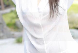 模范学院 – 徐微微mia的全套制服图集，可以说是掺杂了些许萌与诱惑的绝妙组合。