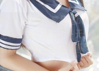 模范学院 – 说真的，李颖煊baby的私房写真把圣诞弄得好像上了一天的班，只想醉在这铺满雪的温暖的画面里。