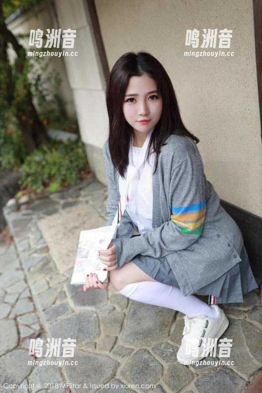 模范学院 - 柳侑绮Sevenbaby的最新美图：圣诞季节的“圣”与“婊”之间的微妙平衡