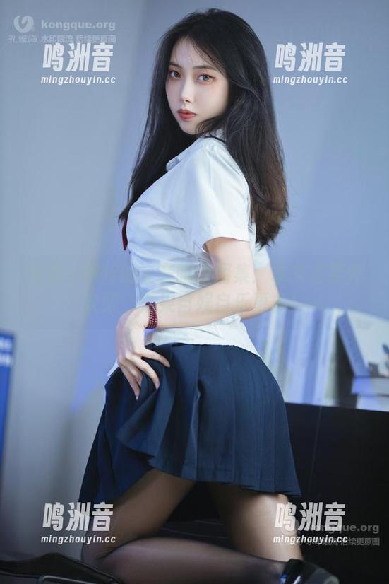 洛桑w伊梓的全套睡衣图集：本来是要秀衣服，结果自娱自乐更多！