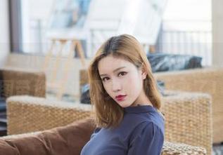 爱蜜社 – 小宝酱美腿不止是传说，私拍原图带您靠近现实的腿神来了！