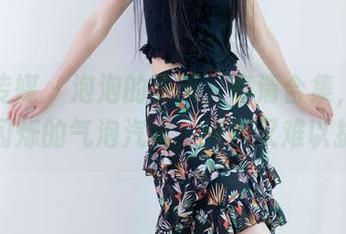 物恋传媒 – 泡泡的夏天，高清合集，像是一瓶闪烁的气泡汽水，纯粹又难以捉摸。
