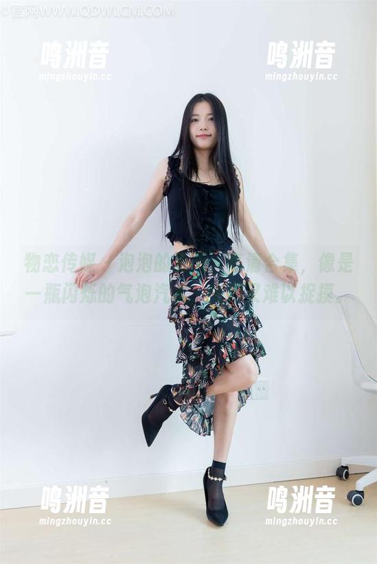 物恋传媒 - 泡泡的夏天，高清合集，像是一瓶闪烁的气泡汽水，纯粹又难以捉摸。
