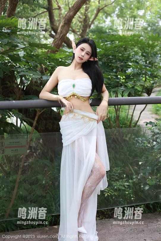 秀人网 - 没错！又是加朵babe的最新短裙写真，止不住的目光！